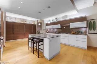 Photo #6: 2723685 Listing