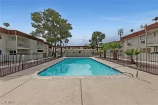 Photo #3: 2723687 Listing 