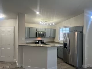 Photo #4: 2723719 Listing 