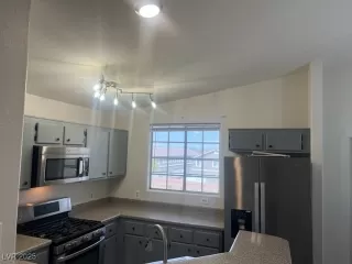 Photo #5: 2723719 Listing 