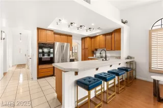 Photo #3: 2723759 Listing 