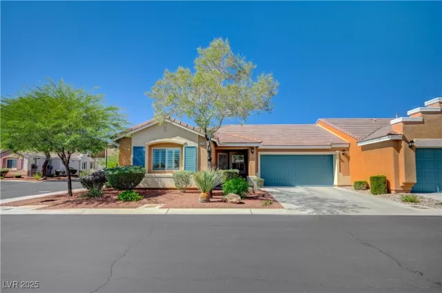 MLS: 2723794 Condo For Sale