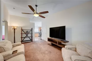 Photo #4: 2723794 Listing