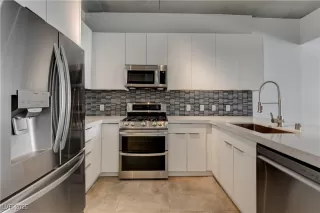 Photo #3: 2723808 Listing 