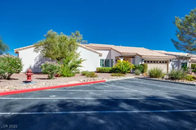 MLS: 2723827 Condo For Sale