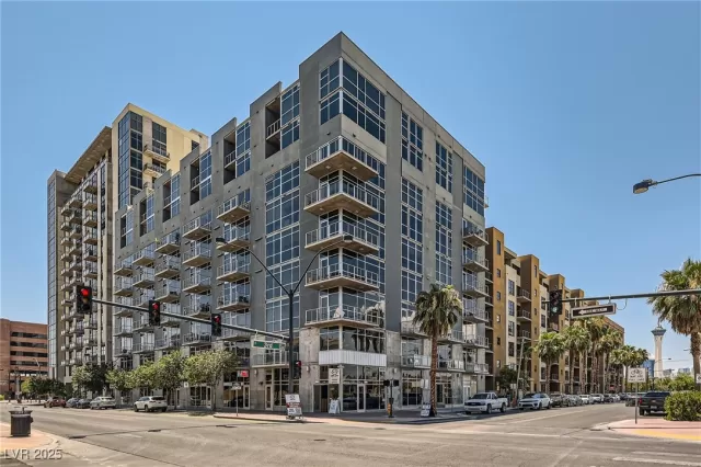 MLS: 2723828 Condo For Sale