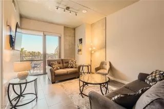 Photo #2: 2723828 Listing 