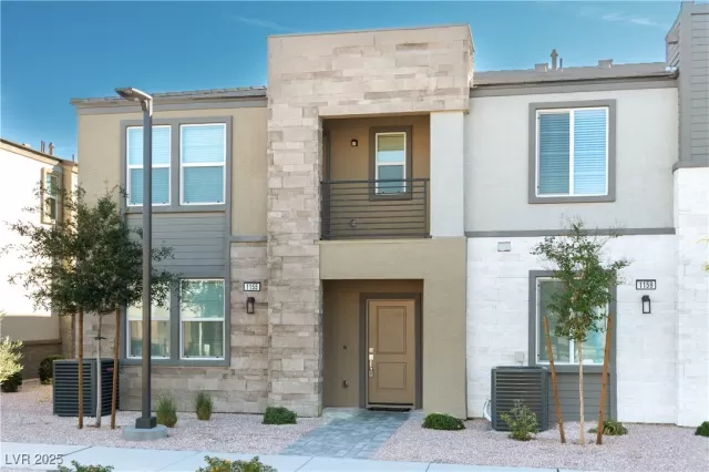 MLS: 2723833 Condo For Sale