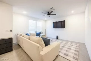 Photo #2: 2723833 Listing 