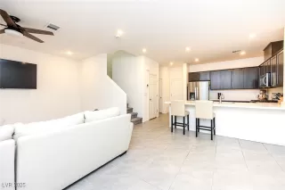 Photo #3: 2723833 Listing 