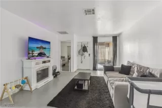 Photo #3: 2723879 Listing 