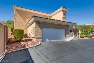 Photo #2: 2723886 Listing