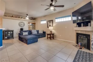 Photo #5: 2723886 Listing