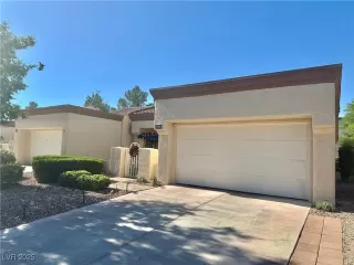 Photo #3: 2723914 Listing