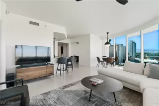 Photo #4: 2723920 Listing