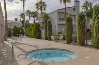 Photo #2: 2723933 Listing 