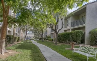 Photo #3: 2723933 Listing 