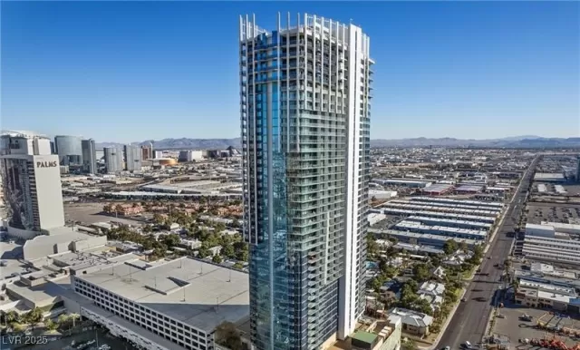 MLS: 2723946 Condo For Sale