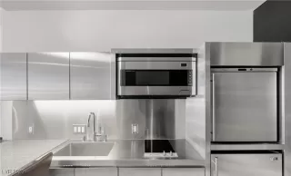 Photo #3: 2723946 Listing 