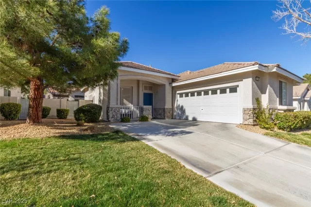 MLS: 2723949 Condo For Sale