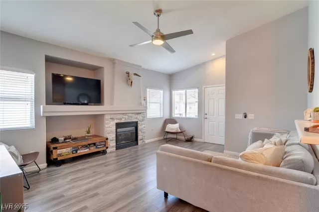 MLS: 2723951 Condo For Sale