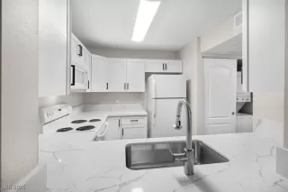 Photo #4: 2723961 Listing 