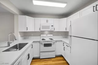 Photo #5: 2723961 Listing 