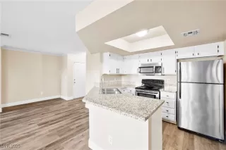 Photo #5: 2724000 Listing 