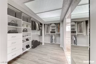 Photo #6: 2724005 Listing