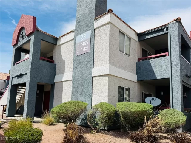 MLS: 2724011 Condo For Sale