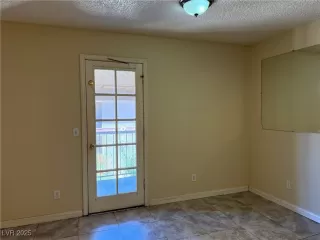 Photo #3: 2724033 Listing 