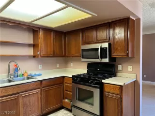 Photo #5: 2724033 Listing 