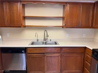 Photo #6: 2724033 Listing 