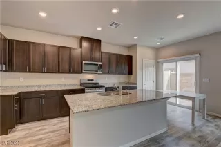 Photo #5: 2724051 Listing 