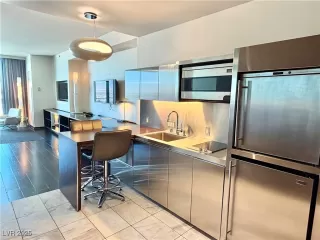 Photo #2: 2724068 Listing 