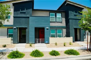 Photo #1: 2724070 Listing