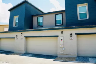 Photo #3: 2724070 Listing