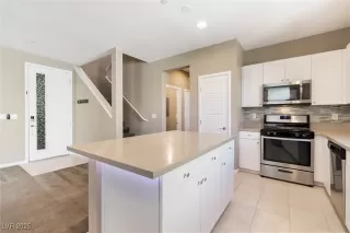 Photo #2: 2724086 Listing 