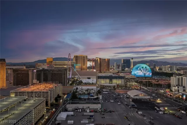 MLS: 2724101 Condo For Sale