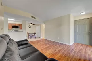 Photo #6: 2724111 Listing 