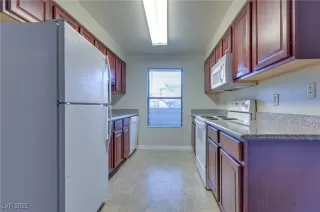 Photo #5: 2724132 Listing 