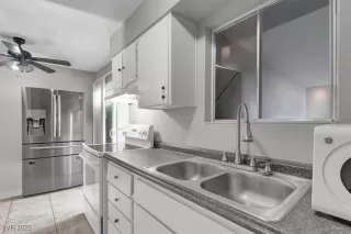 Photo #5: 2724141 Listing 