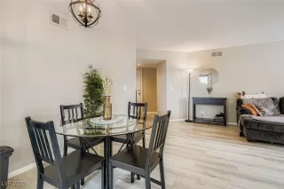 Photo #3: 2724181 Listing