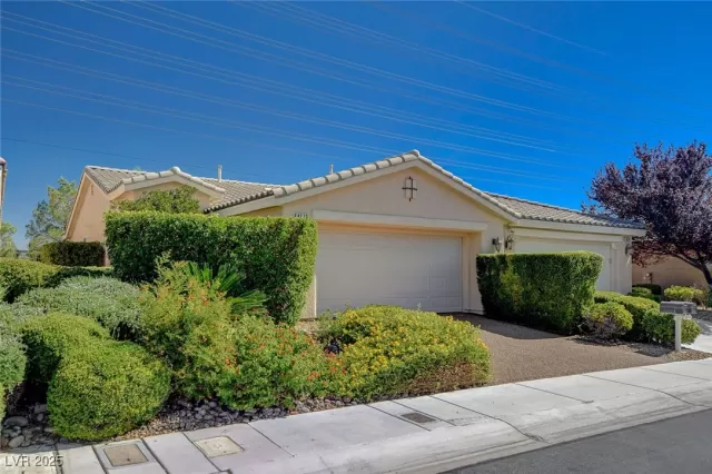 MLS: 2724183 Condo For Sale