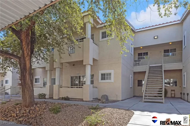 MLS: 2724189 Condo For Sale