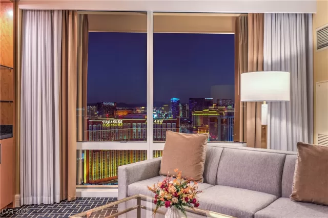 MLS: 2724192 Condo For Sale