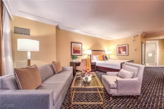 Photo #5: 2724192 Listing 