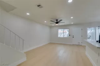 Photo #1: 2724200 Listing 