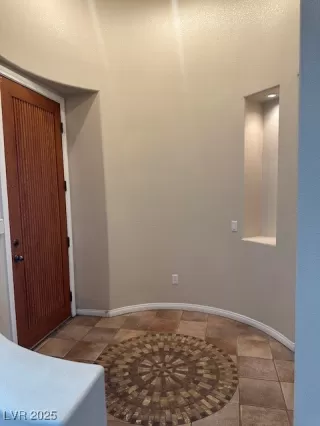 Photo #1: 2724202 Listing 