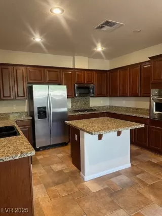 Photo #4: 2724202 Listing 